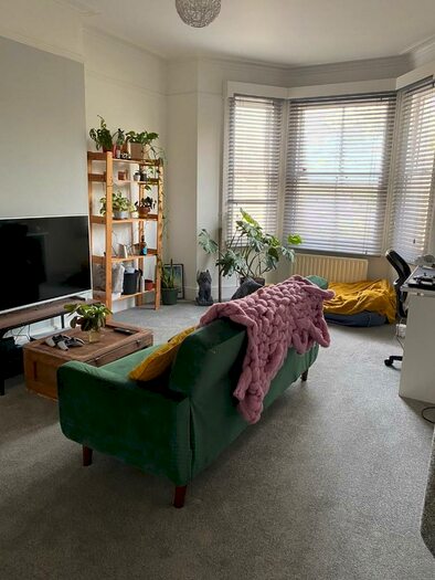 3 Bedroom Flat To Rent In St. Marys Crescent, Leamington Spa, Warwickshire, CV31