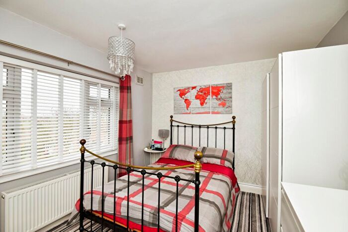 2 Bedroom Semi-Detached House For Sale In Leeward Road, Rochester, Kent, ME1