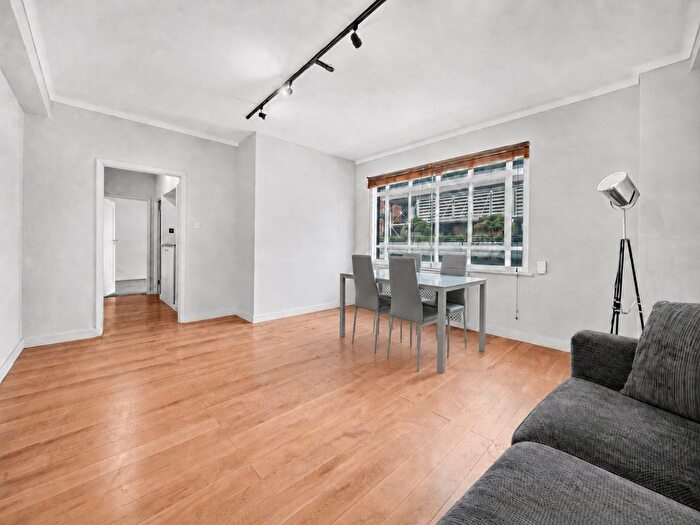 1 Bedroom Flat To Rent In University Street, Bloomsbury, London, WC1E