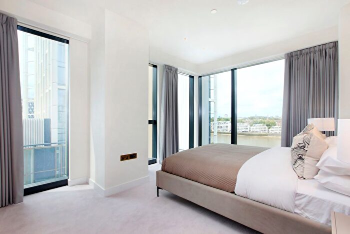 3 Bedroom Flat To Rent In River Park Tower, Nine Elms Lane, SW8