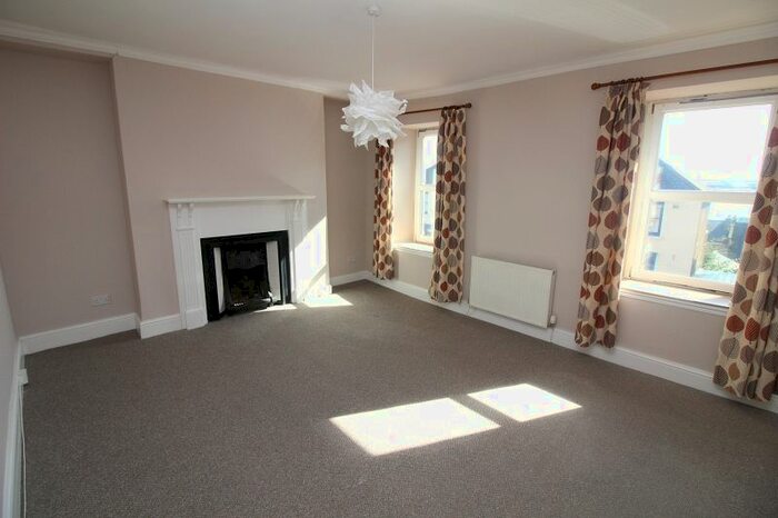 3 Bedroom Maisonette To Rent In Charles Street, Milford Haven, SA73