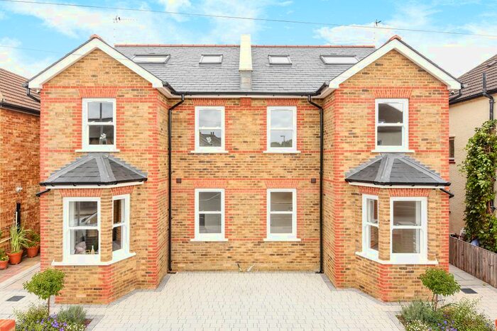 3 Bedroom Semi-Detached House To Rent In Alfred Road, Kingston KT1