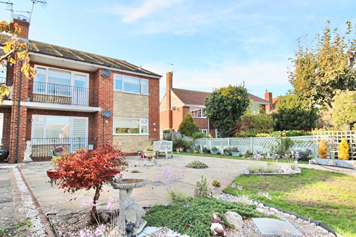 2 Bedroom Maisonette For Sale In Luton Avenue, Broadstairs, CT10