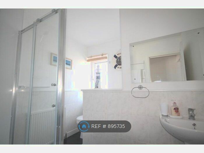2 Bedroom Flat To Rent In Porth, Newquay, TR7