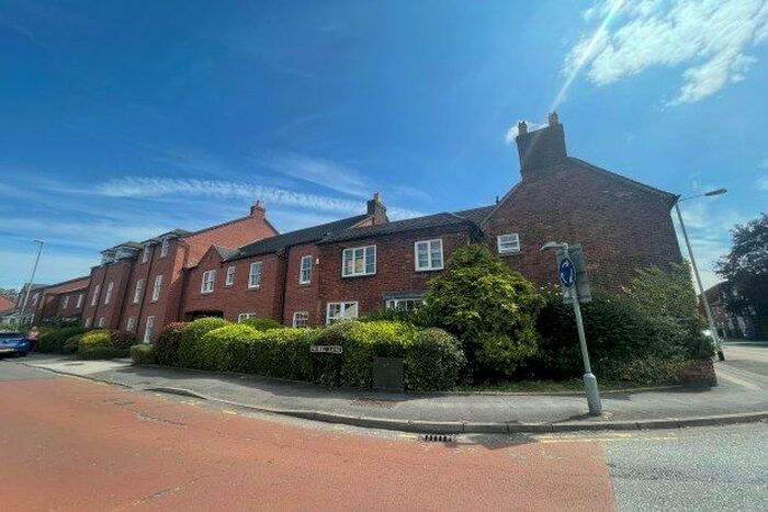 1 Bedroom Flat To Rent In Wheel Lane, Lichfield, WS13