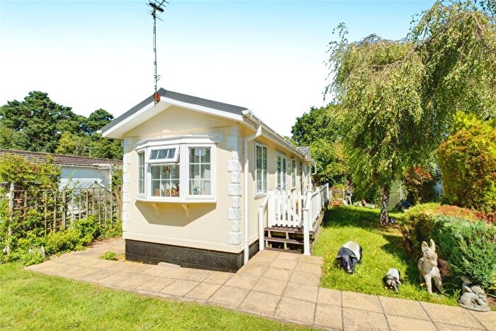 1 Bedroom Detached House For Sale In Thatched Cottage Park, Southampton Road, Lyndhurst, Hampshire, SO43
