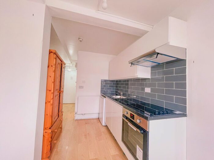 Studio To Rent In Kember Street, London, N1