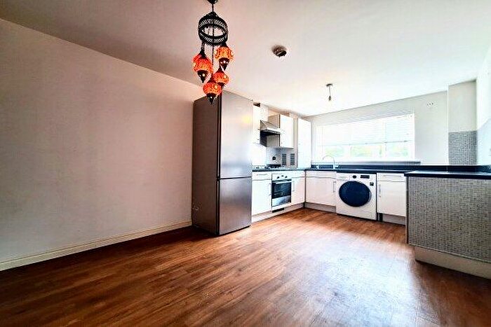 4 Bedroom Property To Rent In Henry Walk, Dartford, DA1