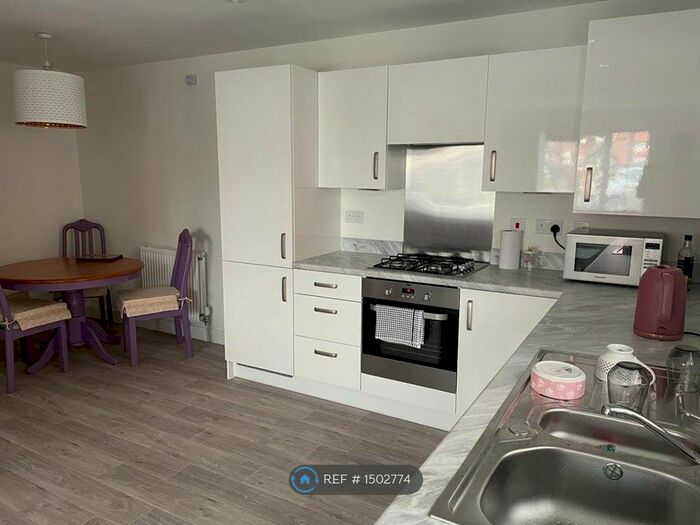 2 Bedroom Flat To Rent In Laurel Place, Henhull, Nantwich, CW5