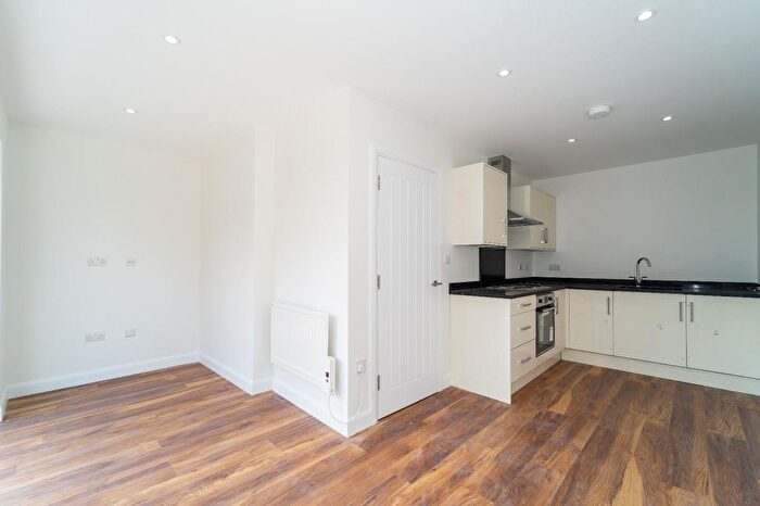 2 Bedroom Flat To Rent In Canberra Road, London, W13