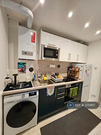 2 Bedroom Semi-Detached House To Rent In Bedworth Place, Ryde, PO33