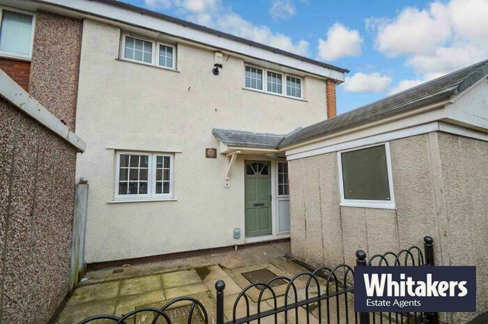 3 Bedroom End Of Terrace House To Rent In Manston Garth, Bransholme, Hull, HU7