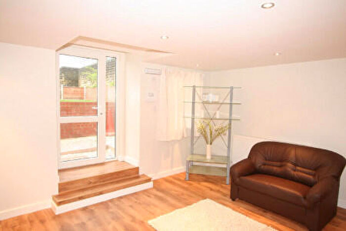 1 Bedroom Flat To Rent In Hyde Park Road, Leeds, LS6