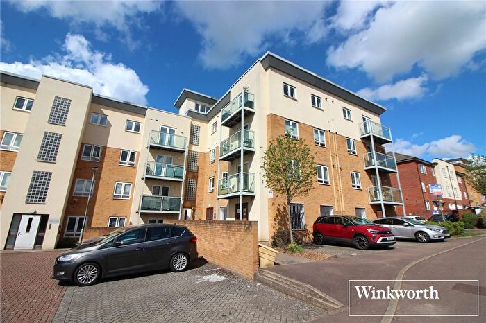2 Bedroom Flat For Sale In Taylor Court, Todd Close, Borehamwood, Hertfordshire, WD6
