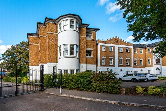 3 Bedroom Apartment To Rent In The Cedars, Cedars Close, Lewisham, SE13