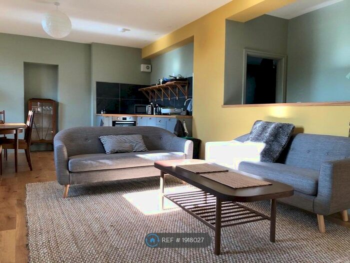 2 Bedroom Flat To Rent In Capel Chwarel Goch, Tregarth, Bangor, LL57