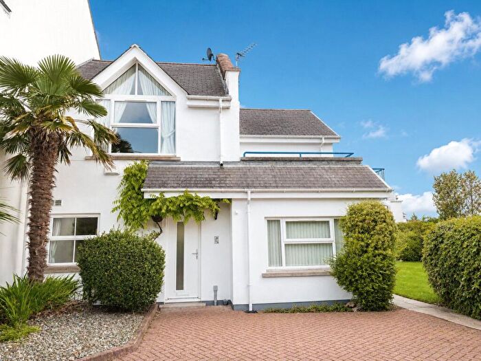 4 Bedroom End Of Terrace House For Sale In Hen Gei Llechi, Y Felinheli, Gwynedd, LL56