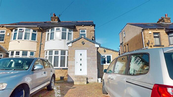 5 Bedroom Semi Detached House For Sale In Gain Lane, Bradford, BD3
