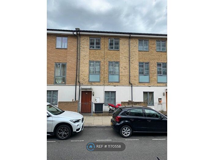 4 Bedroom Terraced House To Rent In Drovers Way, London, N7