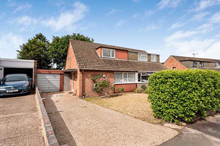3 Bedroom Semi-Detached House For Sale In Elm Drive, Garsington, OX44