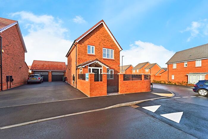 3 Bedroom Detached House For Sale In The Parade, West Bromwich, B71