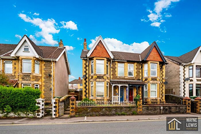 3 Bedroom Semi Detached House For Sale In Blackwood Road, Pontllanfraith, Blackwood, NP12