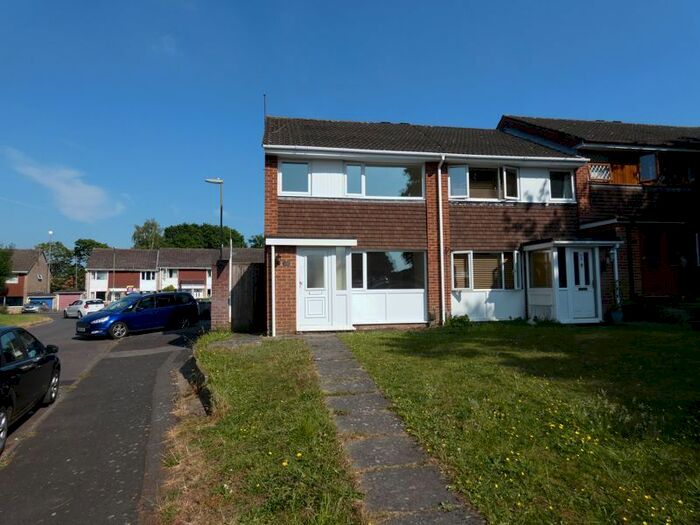 3 Bedroom Terraced House To Rent In Noble Road, Hedge End, Southampton, SO30