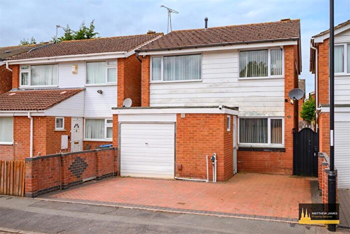4 Bedroom Detached House For Sale In Grasscroft Drive, Cheylemore, Coventry *No Chain*, CV3