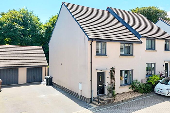 4 Bedroom Semi-Detached House For Sale In Poolfield Way, Falmouth, TR11
