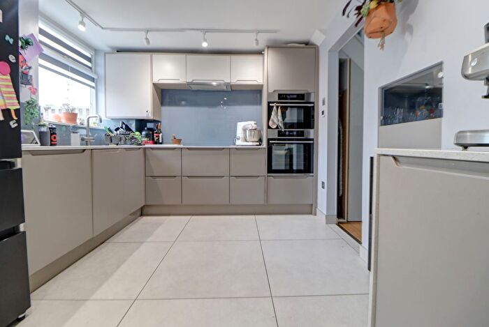 3 Bedroom End Of Terrace House For Sale In Lucerne Close, Chadderton, Oldham, OL9