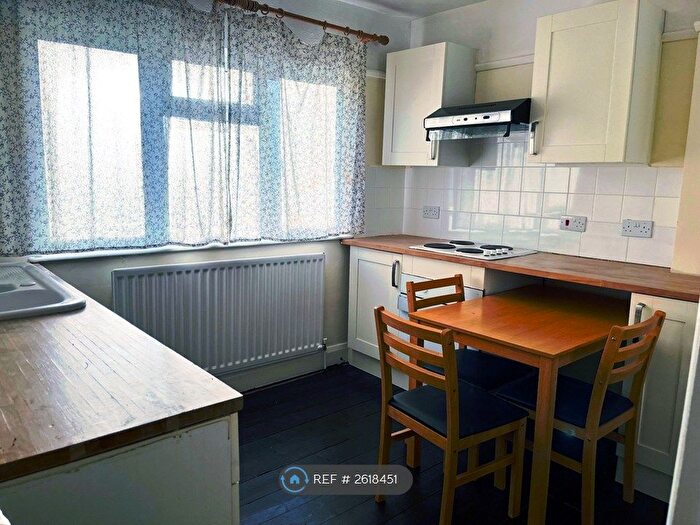 1 Bedroom Flat To Rent In Princes Avenue, London, W3