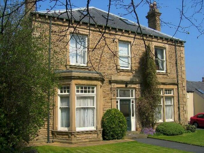 1 Bedroom Apartment To Rent In King Street, Leeds, West Yorkshire, LS27
