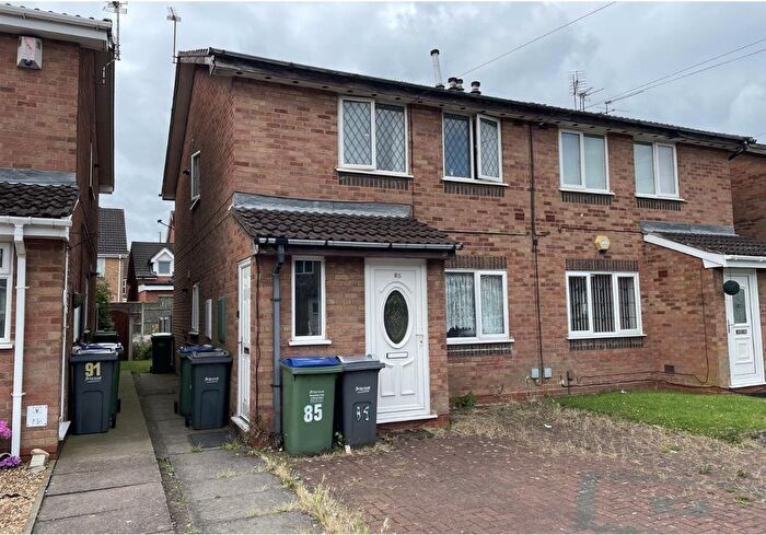 2 Bedroom Maisonette To Rent In Peel Way, Tividale, B69