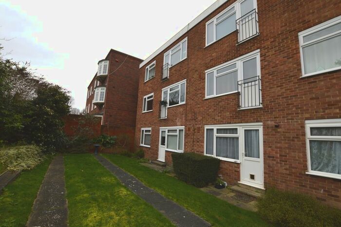2 Bedroom Flat To Rent In Lawrie Park Gardens, London, SE26