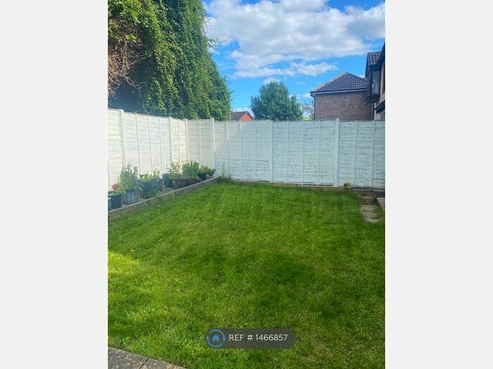 1 Bedroom Maisonette To Rent In Willow Tree Glade, Reading, RG31