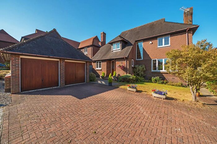 4 Bedroom Detached House For Sale In Lightwater, Surrey, GU18