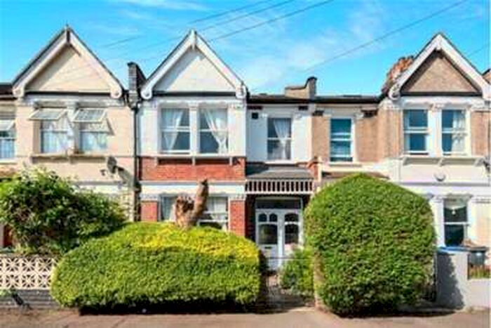 3 Bedroom Mews House To Rent In Zero Deposit Option, Southcote Road, SE25