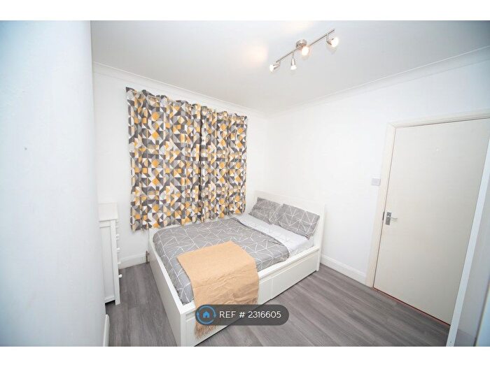 4 Bedroom Terraced House To Rent In Ridgway Road, Luton, LU2