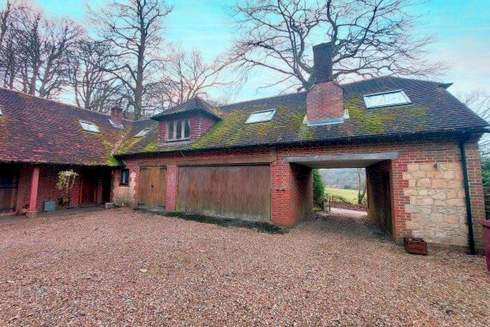 2 Bedroom Flat To Rent In Stedham, Midhurst, GU29