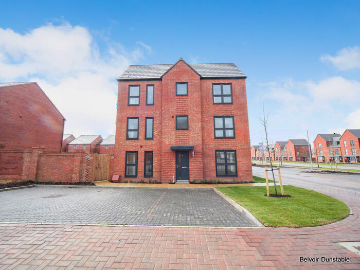 3 Bedroom End Of Terrace House To Rent In Agrimony Croft, Houghton Regis, LU5