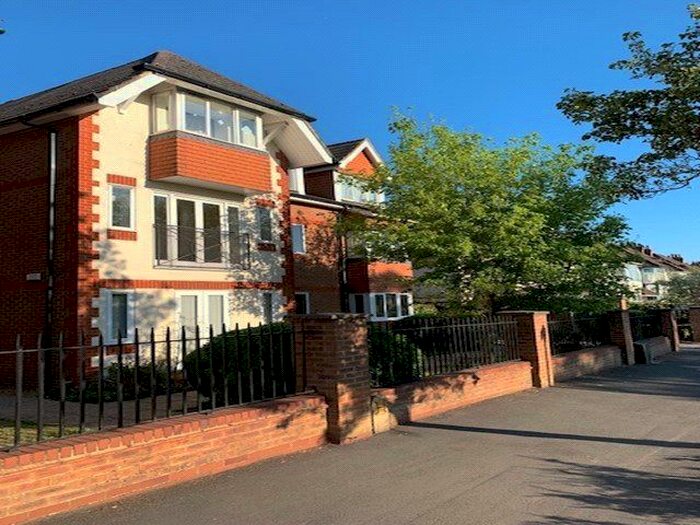 2 Bedroom Flat To Rent In Burnham Gate, Stoke Road, Guildford, Surrey, GU1