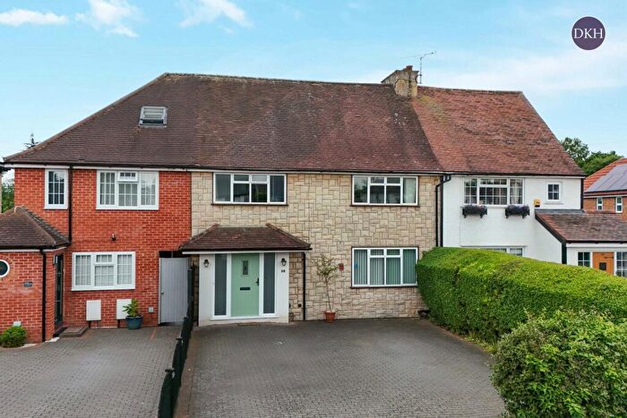 3 Bedroom Terraced House For Sale In Mount Pleasant Lane, Bricket Wood, AL2