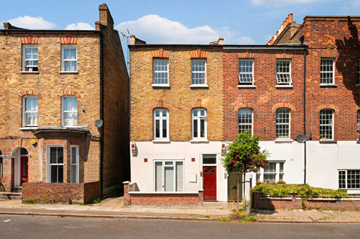 1 Bedroom Flat For Sale In Crystal Palace Road, London, SE22