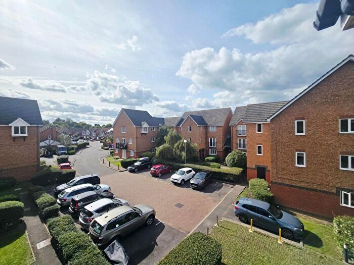 1 Bedroom Flat To Rent In Peregrin Road, EN9