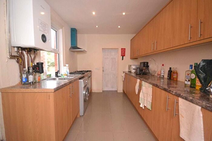 4 Bedroom Terraced House To Rent In Grange Avenue, Reading, RG6