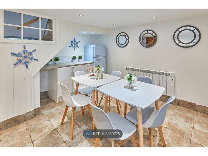 4 Bedroom Terraced House To Rent In Queen Street, Filey, YO14