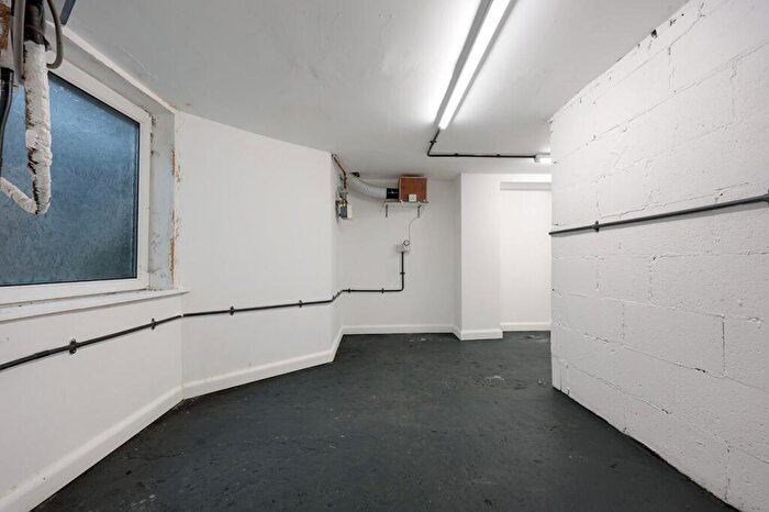 3 Bedroom End Of Terrace House For Sale In Cemetery Road, Padiham, Burnley, BB12