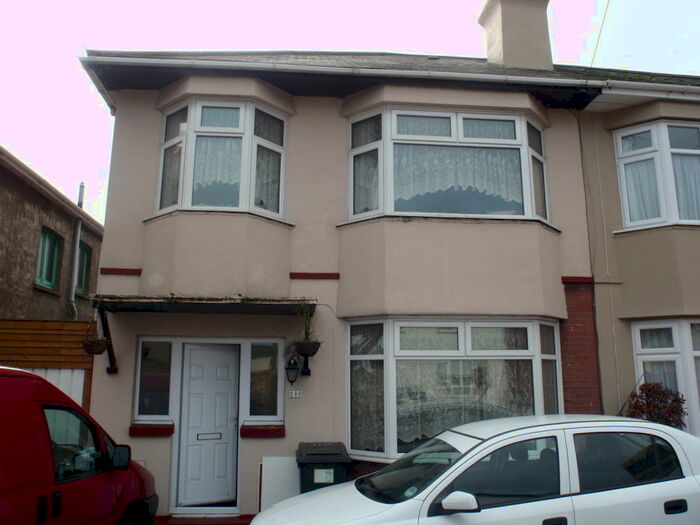 5 Bedroom Detached House To Rent In Student House On Columbia Road, BH10