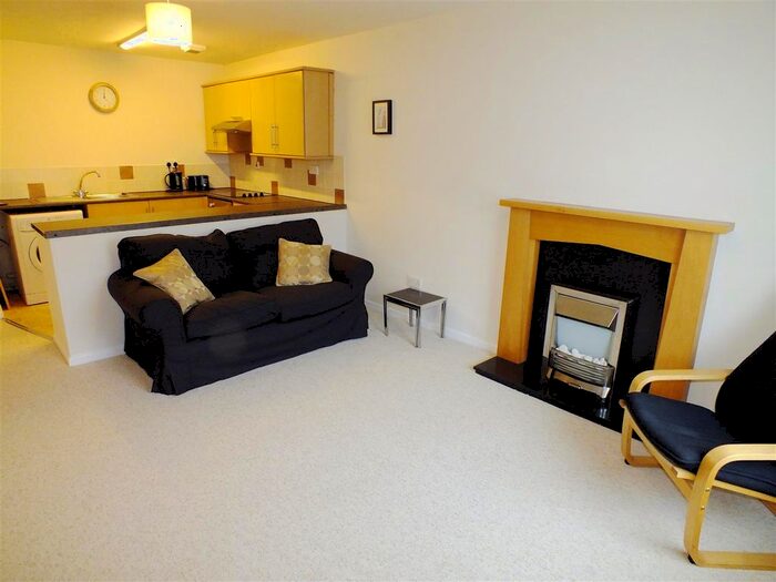 2 Bedroom Flat To Rent In Grange Park Mews, Dib Lane, Leeds, LS8