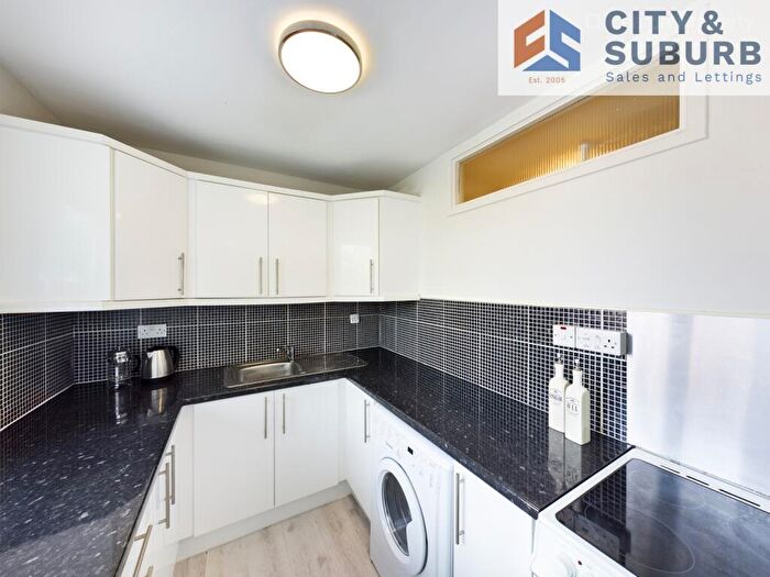 2 Bedroom Flat To Rent In Lonsdale Court, West Jesmond Avenue, Jesmond, Newcastle Upon Tyne, NE2